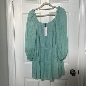 Alice + Olive Waterfall Dress - Size Small